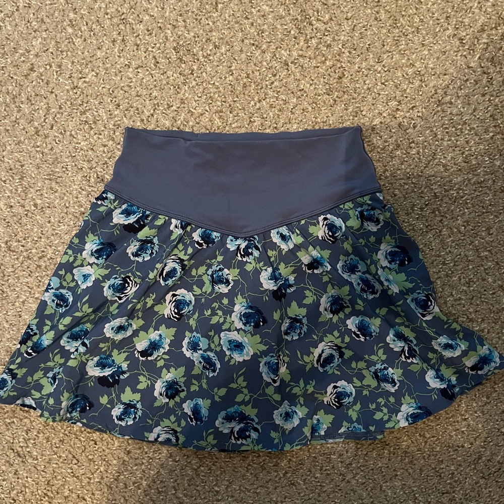 Aerie skort